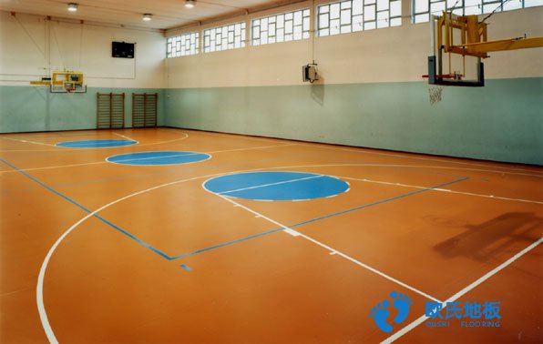 專業籃球館運動木地板的翻新