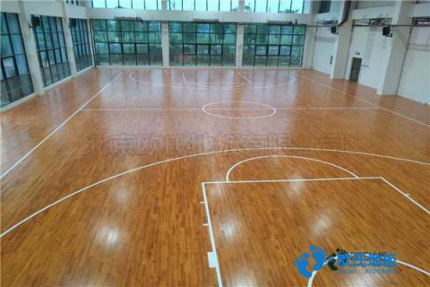 單龍骨籃球館地板如何保養