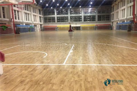 學(xué)?；@球館地板適合籃球館嗎